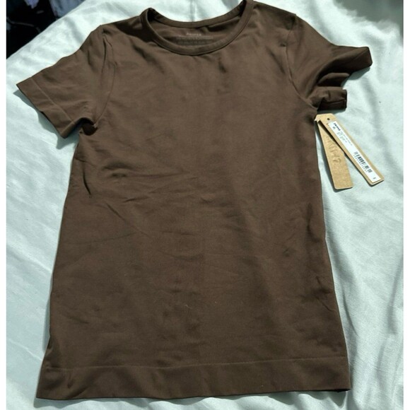Skims soft smoothing seamless t-shirt in cocoa - Picture 3 of 4